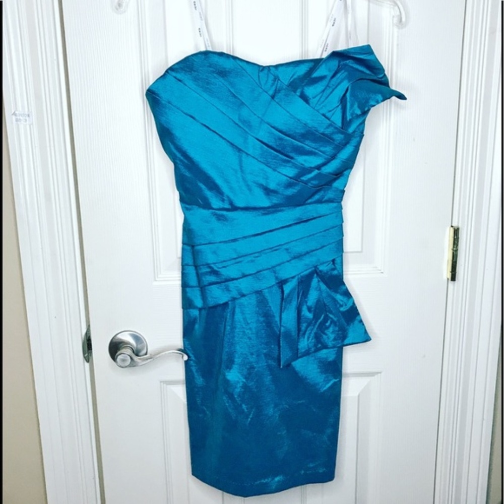 ‼️$10 SALE‼️ NWT Teal Formal Strapless Dress